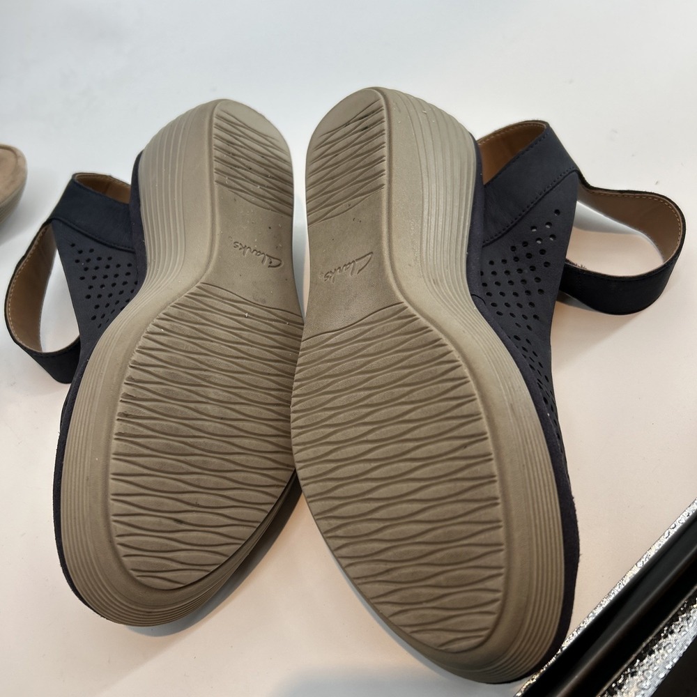 Navy Sz 8 Clark's Collection Reedly Salene Perforated Leather Sandal Peep Toe - Picture 5 of 8